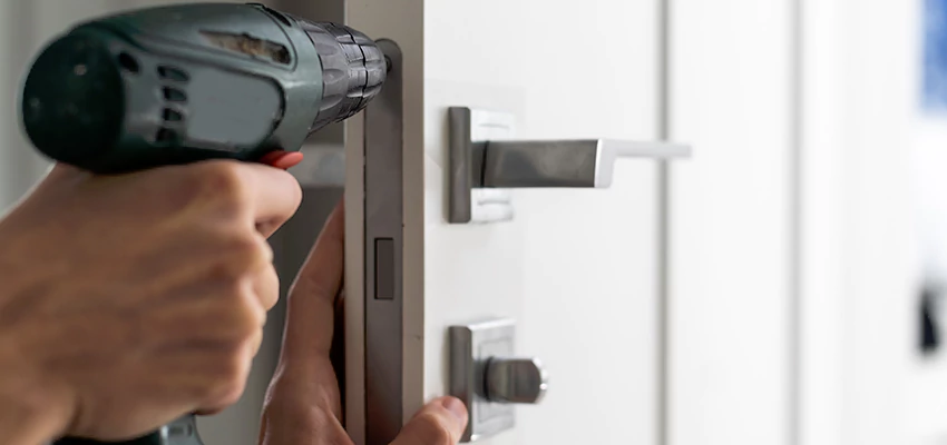 Locksmith For Lock Replacement Near Me in Fairfax, CA
