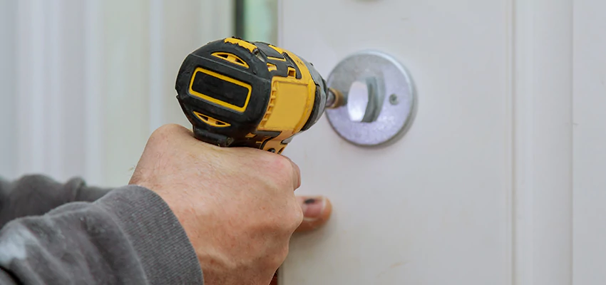 Street Locksmith For Smart Lock Repair in Fairfax, CA
